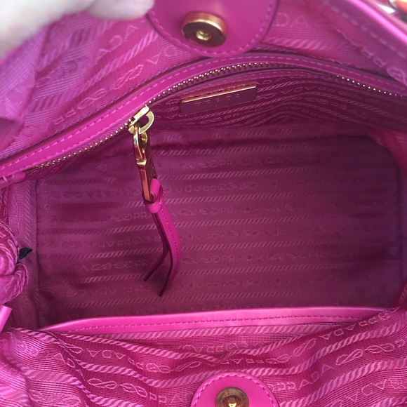 Prada tessuto leather & nylon in beautiful hot pink with 2 straps - Picture 6 of 15